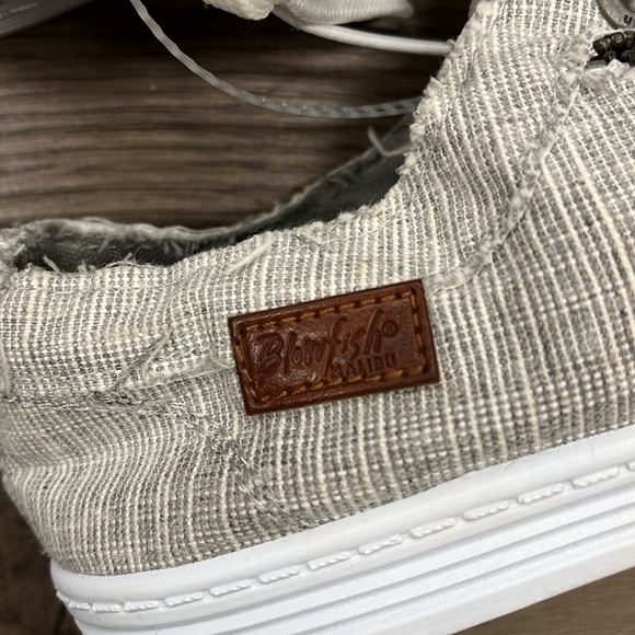 🥳HP🥳 Blowfish Pinstriped Lace Up Zipper Sneakers - Picture 7 of 8